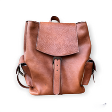 Carica l'immagine nel visualizzatore di Gallery, Around Tuscany